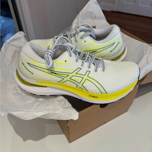 BRAND NEW IN BOX. ASICS GEL - KAYANO 29